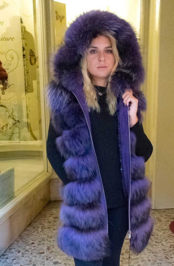 Gilet con capuccio non reversibile volpe argentata colore blu